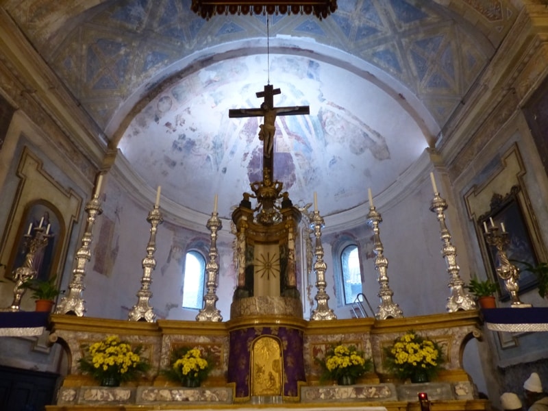 L'altare della chiesa di S. Maria di Pulcherada