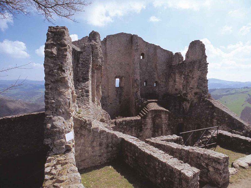 (33284)Castello di Canossa