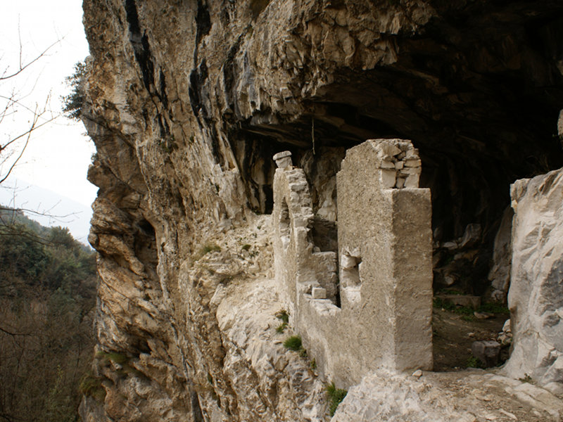 Bosco Caproni cave