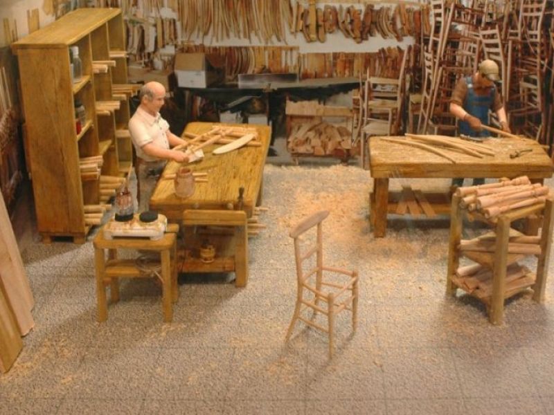 Museum des Waldes: Plastik Chiavari-Stuhl