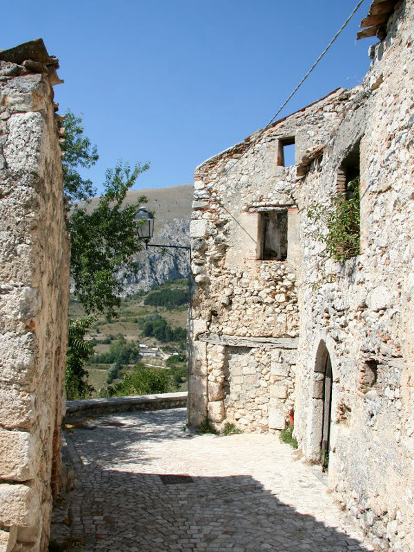 Altes mittelalterliches Dorf Aielli