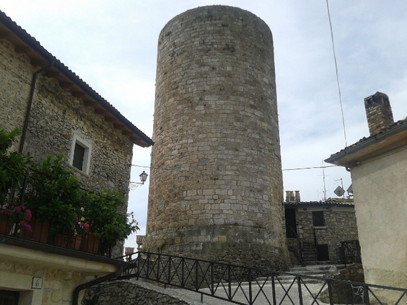Mittelalterlicher Wachturm (S. Iona)