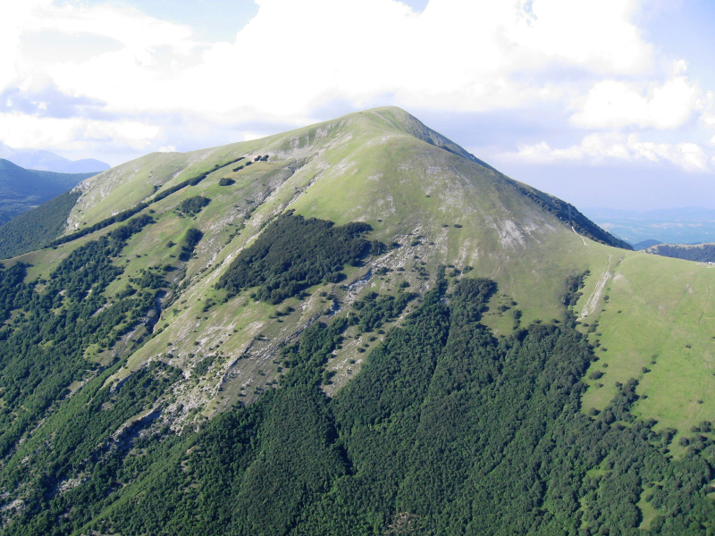 Monte Cucco from hang-glider