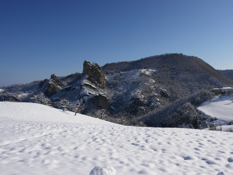 I Sassi di Roccamalatina: Paesaggio invernale