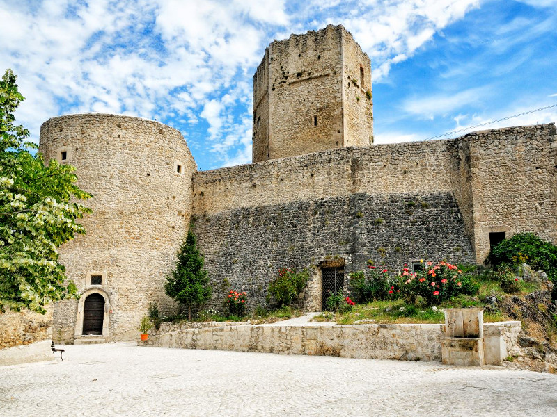 Cantelmo Castle