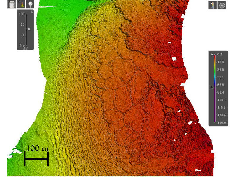 Batimetria (rilievo ombreggiato) dove si evidenziano Forme poligonali individuate in prossimità delle unità vulcaniche di Cala dell'Alca – Punta di Módica