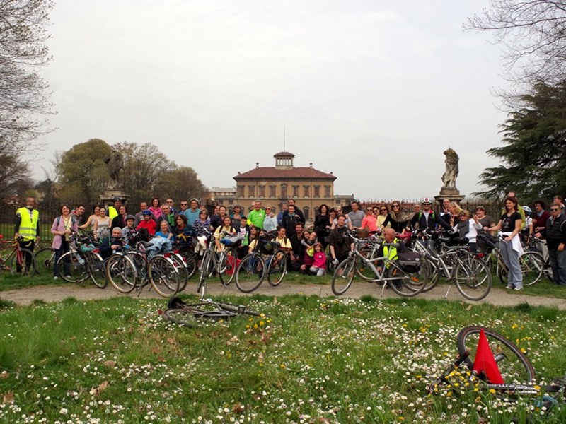 Biciclettata del 3 aprile 2016 - Varedo, Villa Bagatti