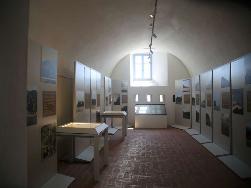 Mostra 'Giorgio Roster' al Forte Inglese (Isola d'Elba)