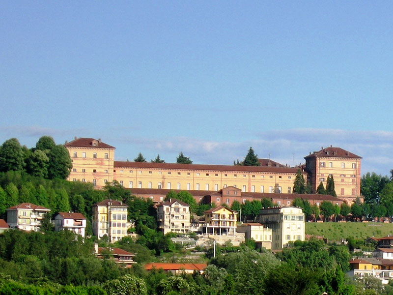 Il castello di Moncalieri da ponente