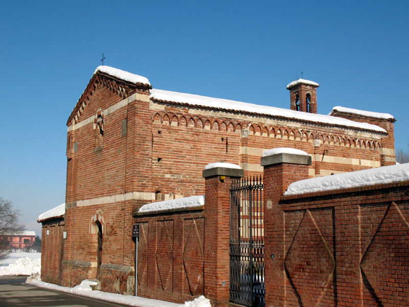 La facciata di S. Pietro a Brusasco