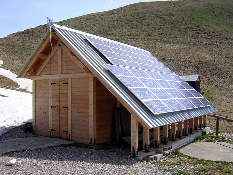 Dal Piaz Mountain Hut - photovoltaic roof