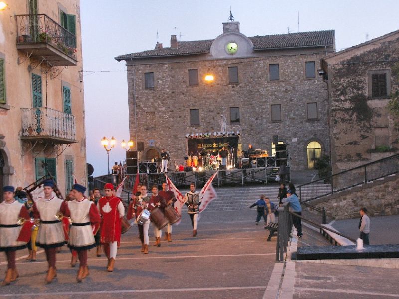 Flag wavers of Gubbio in Baschi