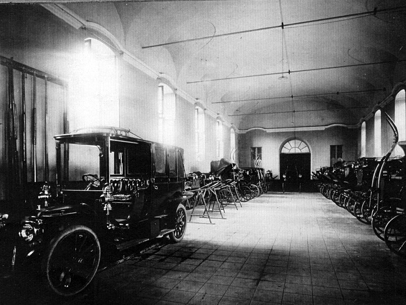 Garage, 1910, black and white photograph